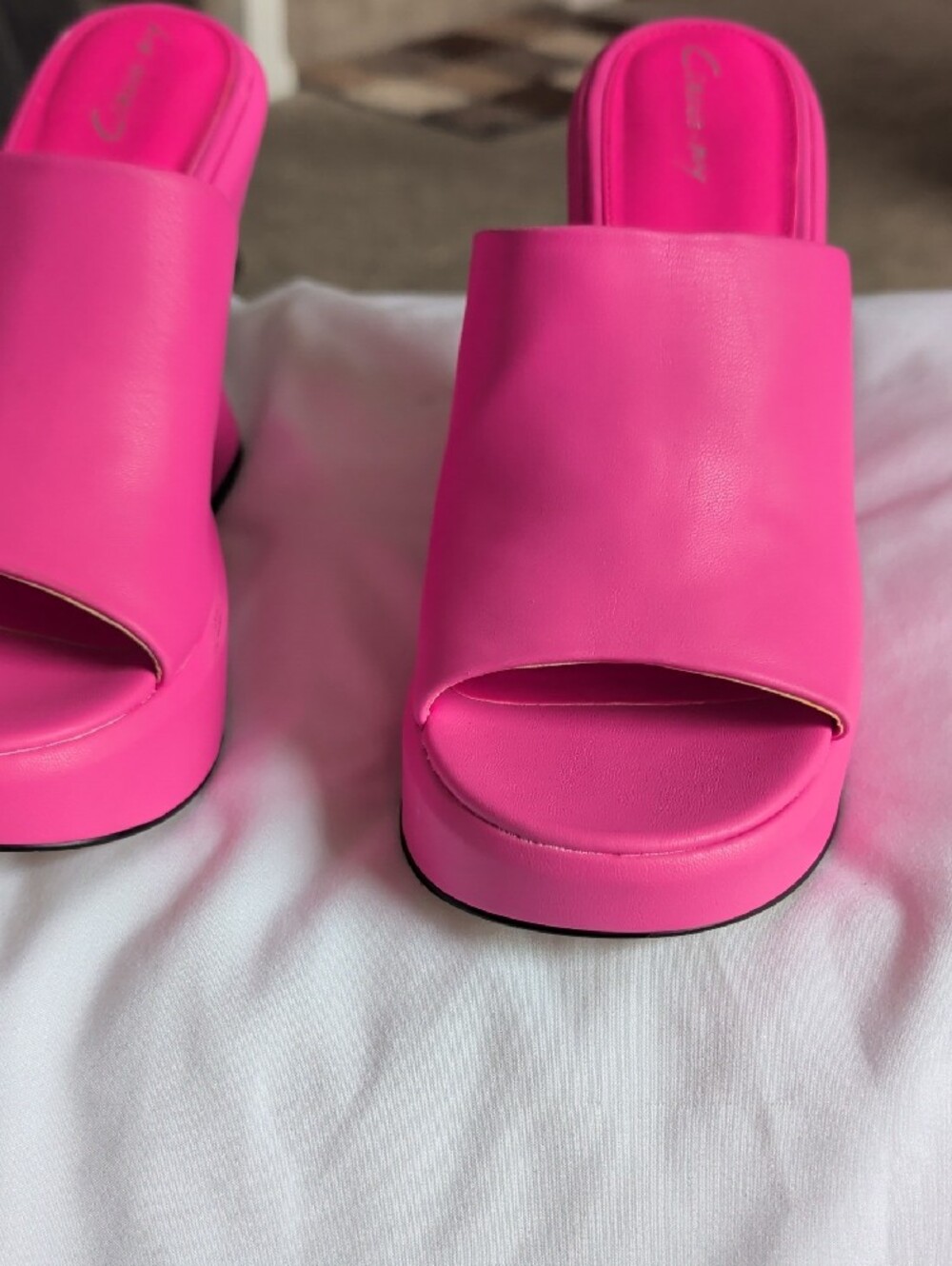 Bold Pink Platform Mules with Sculpted Heel - Picture 5 of 6